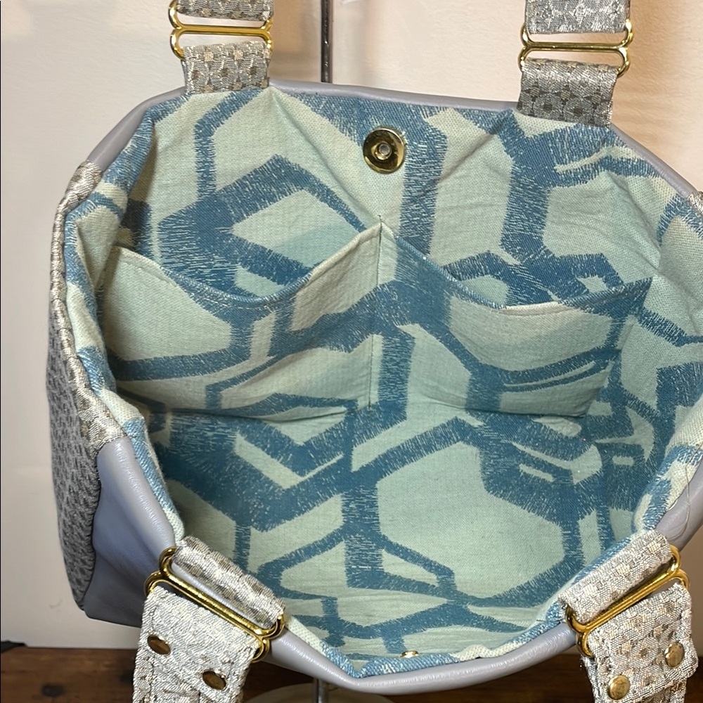 Chic Gray Mixed Media Shoulder Bag - Picture 8 of 14